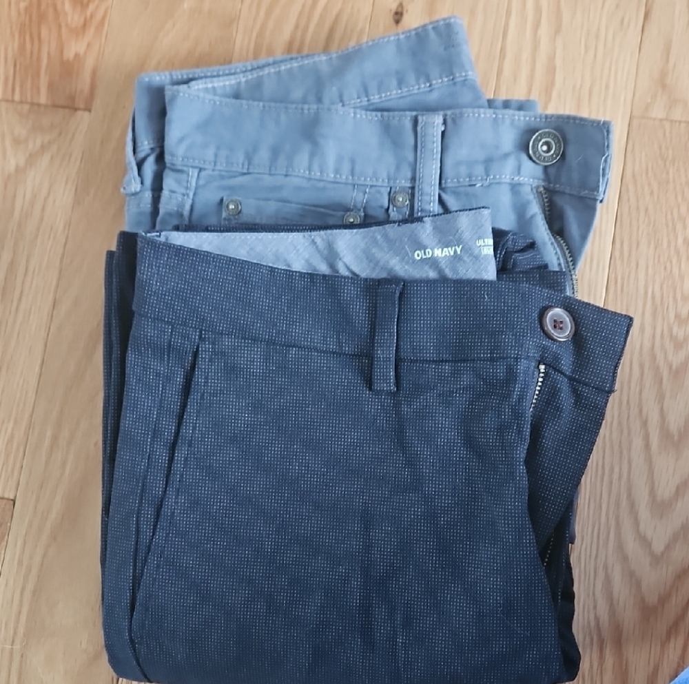 2 Pairs Of Old Navy Men's Chinos in Navy and Light Gray.  Size 30*32